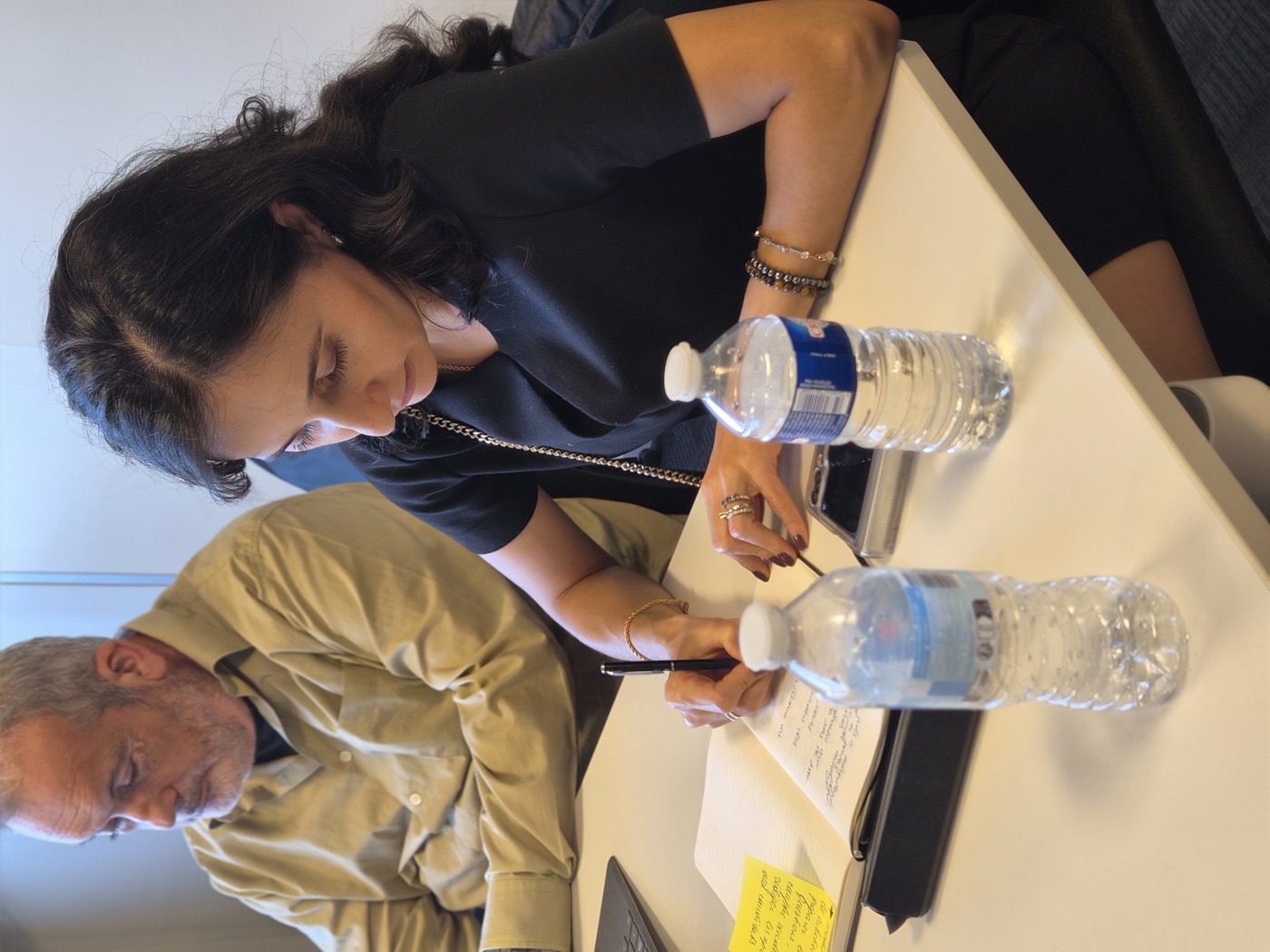 Participante d'un atelier du réseau Inwin, prise de notes
