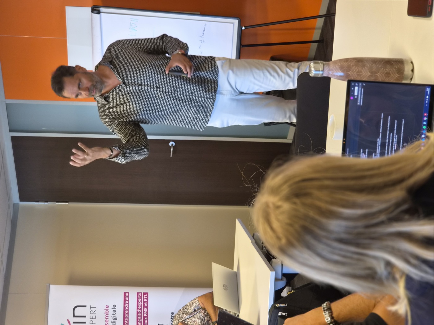 Intervenant Inwin animant un atelier du réseau