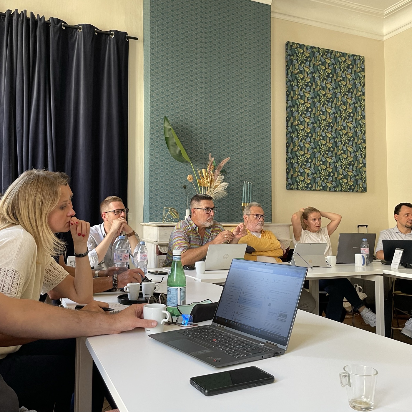 Séminaire du réseau Inwin, salle de réunion en cercle